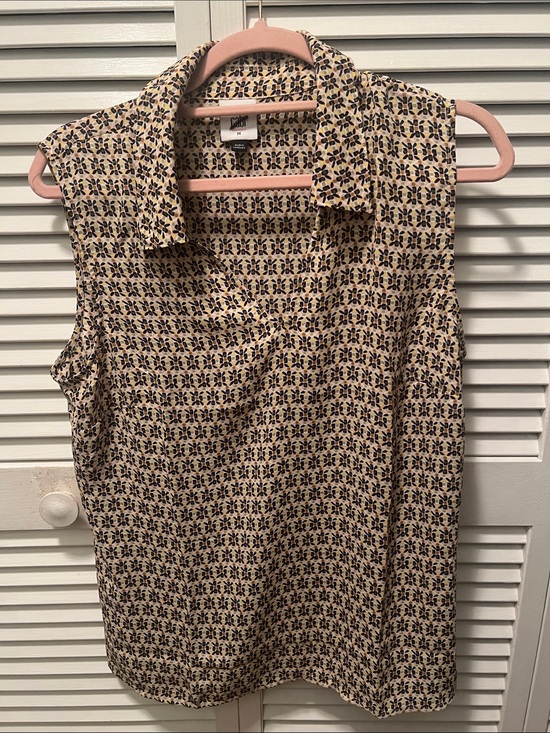 CAbi Tops - #1953* Sleeveless Printed Collared Blouse - Beige/Navy